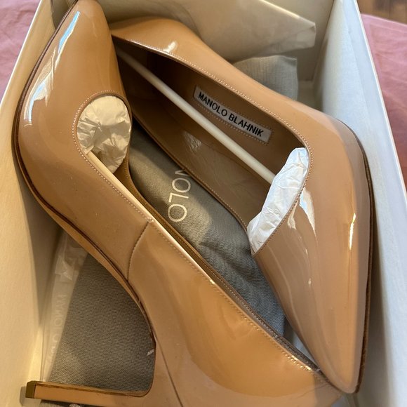Manolo Blahnik Nude Patent Leather Heels - Picture 6 of 6